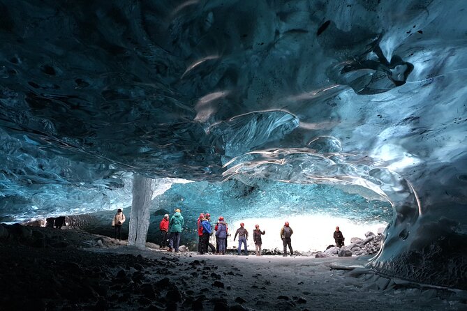 2-Day Blue Ice Cave, Glacier Lagoon and South Coast - Small Group - Guides, driving, and how the tour handles bad weather