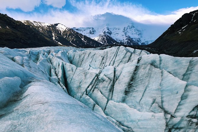 3-Day Ice Cave, South Coast, Golden Circle and Northern Lights - Guides and the quality of the ride