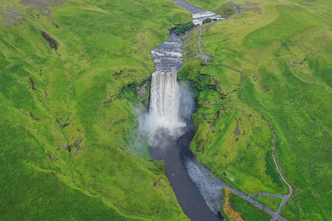 5 Days Snæfellsnes, Golden Circle and South Coast Private Tour - Day three: waterfalls and the dangerous South Coast