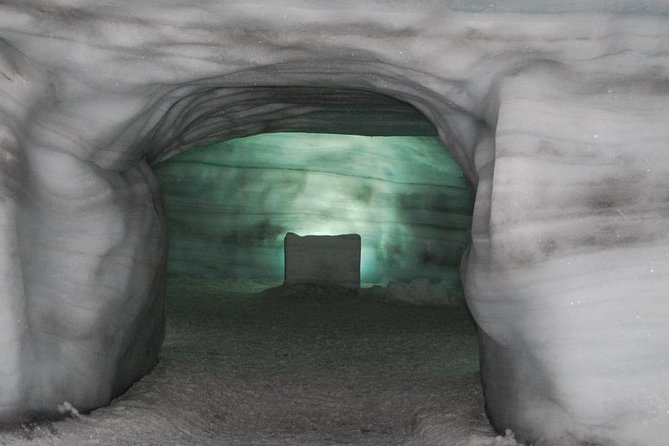 7 Day Around Iceland Tour- PRIVATE TOUR - Day one: the Golden Circle with a geothermal lunch