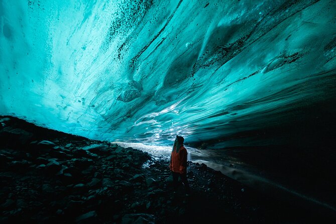 8-Day Small Group Tour Around Iceland from Reykjavik - Day 3: Diamond Beach and the Crystal Ice Cave