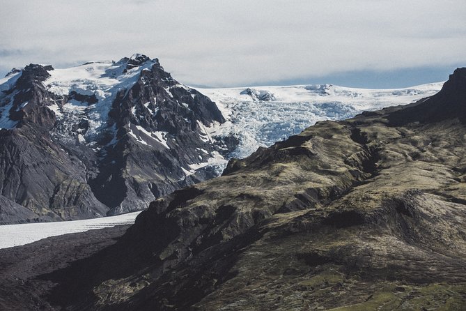 Airplane flight over glacier lagoons and Iceland's highest peak - Meeting at Skaftafell Terminal