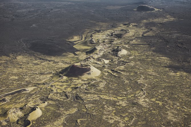 Airplane Sightseeing flight over Laki craters and highland - Lakagígar, the long chain of craters