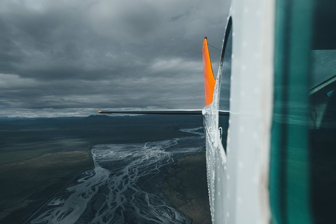 Airplane tour over black sands and riverbeds from Skaftafell - The 45-minute flight over black sand and riverbeds