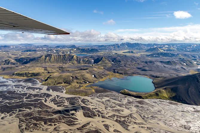 Airplane tour over black sands and riverbeds from Skaftafell - Why the five-person limit matters