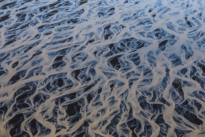 Airplane tour over black sands and riverbeds from Skaftafell - A useful backup when runway conditions change
