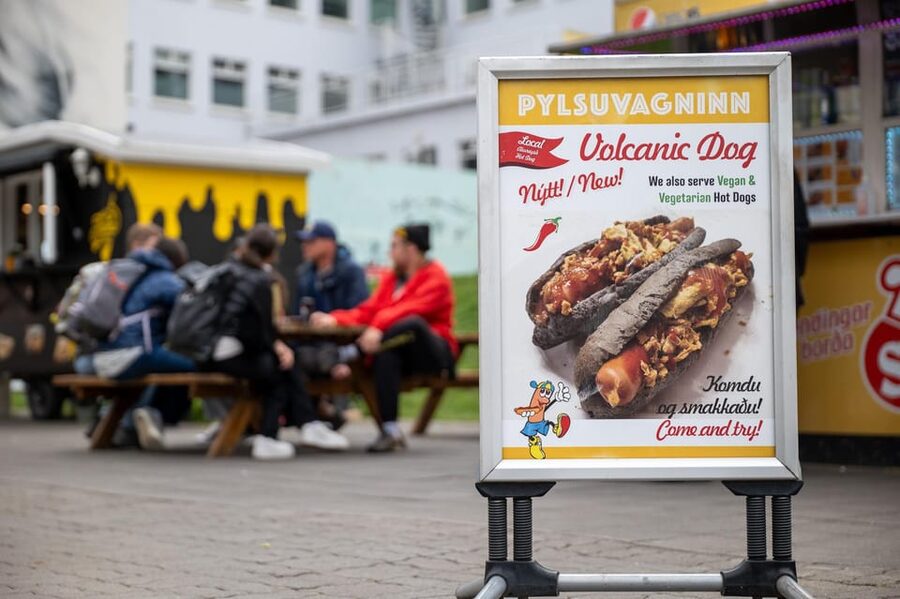 Akureyri: City Walk with Local Food - The guides make the difference