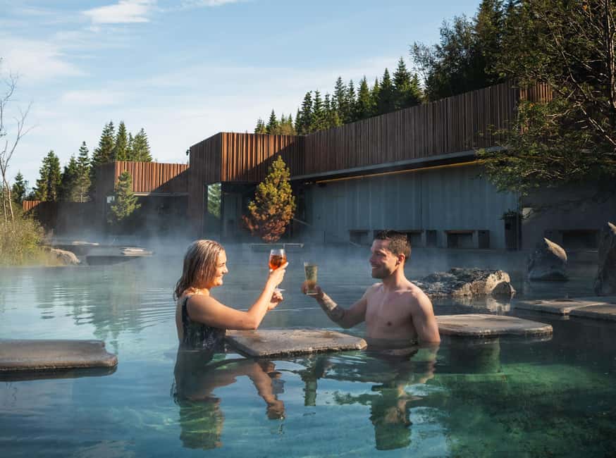 Akureyri: Forest Lagoon Entrance Ticket - The 37°C main pool and 40°C small pool