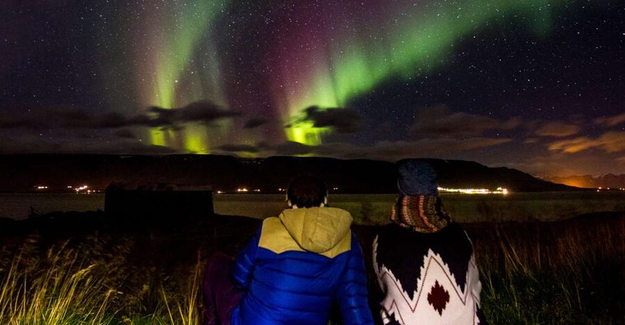Akureyri: Northern Lights Photography Tour - The hot drink and the human touch