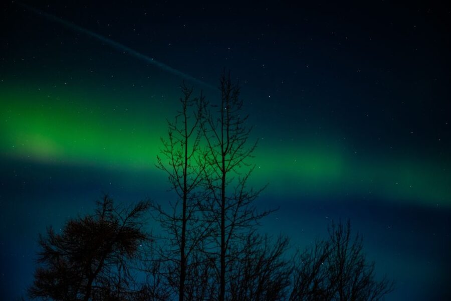 Akureyri: Northern Lights Photography Tour - Photography help, with one important caution