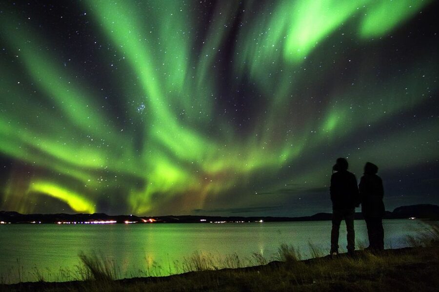 Akureyri: Northern Lights Photography Tour - Waiting under Iceland’s winter sky