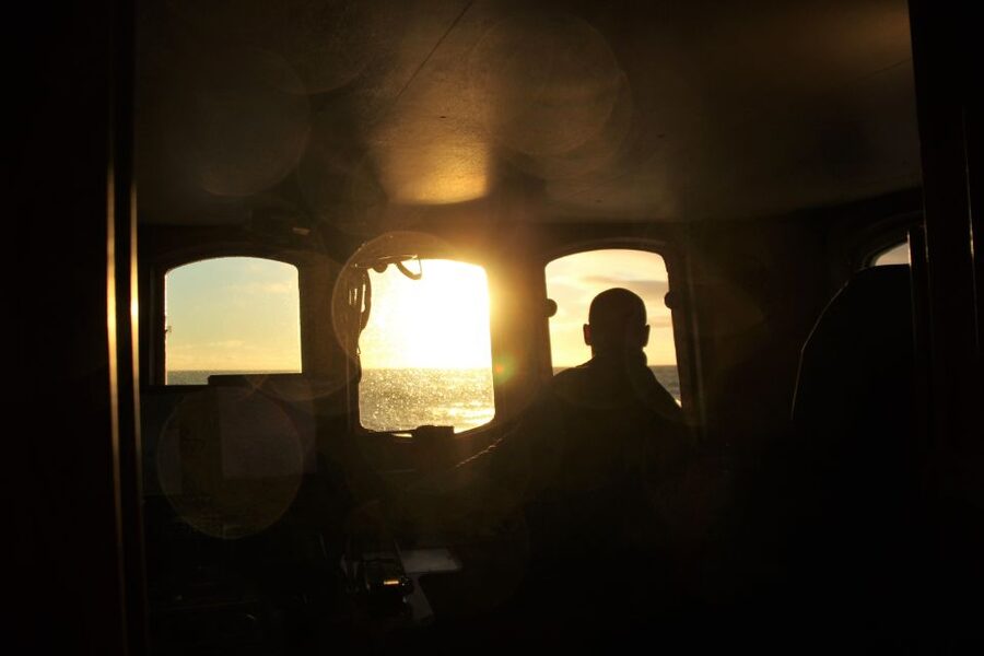 Akureyri: Whale Watching in the Midnight Sun - Midnight Sun Timing and Light