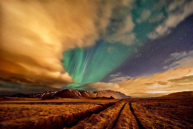 Aurora/Northern light hunt and photos (photography help provided) - Who should book this outing?