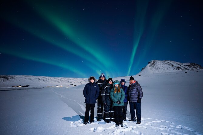 Award Winning Private Northern Lights Tour with All Inclusive - Warm clothing, drinks, and the waiting game