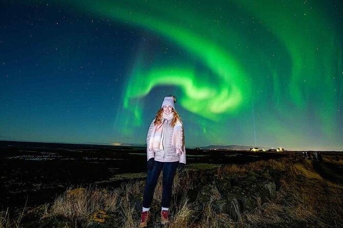 Award Winning Private Northern Lights Tour with All Inclusive - Photography help that lets you watch the sky