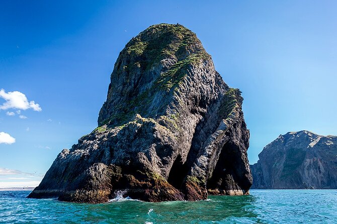 Boat Tour in Vestmannaeyjar - The first part of the cruise: Heimaey from offshore