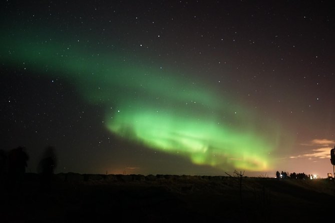 Chasing Aurora Borealis with Warmth and Treats in Premium Tour! - Photography help, Wi-Fi, and the tripod warning