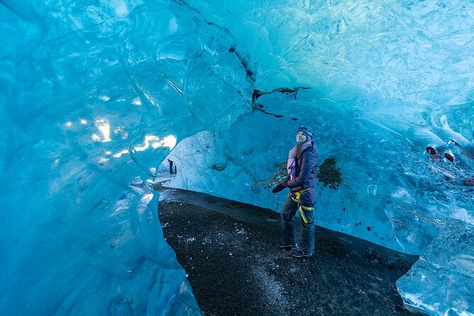 Crystal Blue Ice Cave - Super Jeep From Jökulsárlón Glacier Lagoon - Inside the blue ice cave
