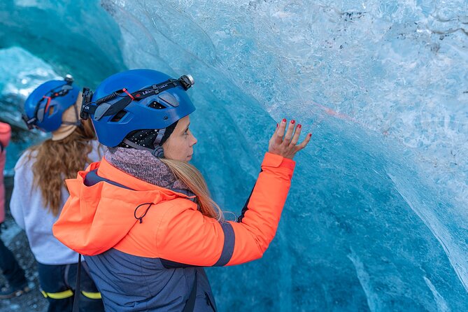Crystal Blue Ice Cave - Super Jeep From Jökulsárlón Glacier Lagoon - Clothing and equipment that make a difference