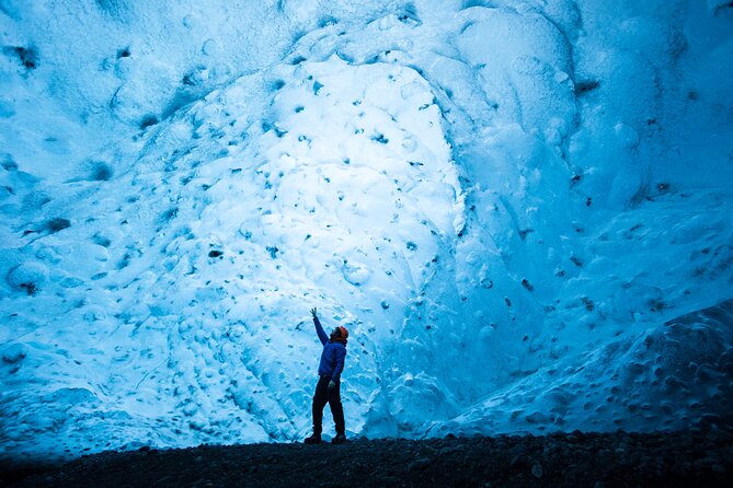 Crystal Ice Cave & Super Jeep Tour from Jökulsárlón - What to wear for the two and a half hours