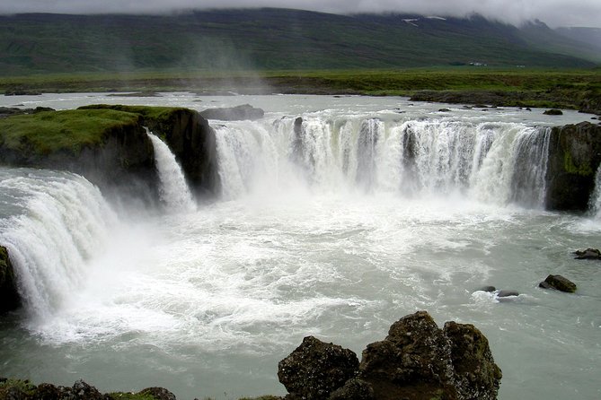 Day Trip to Lake Mývatn And The Nature Baths from Akureyri - Why this Akureyri day trip works