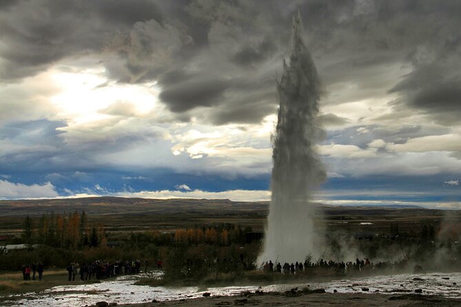 Day Trip to the Golden Circle and Hot spring Geyser by 4WD Jeep from Reykjavik - Timing, meals, and what to bring