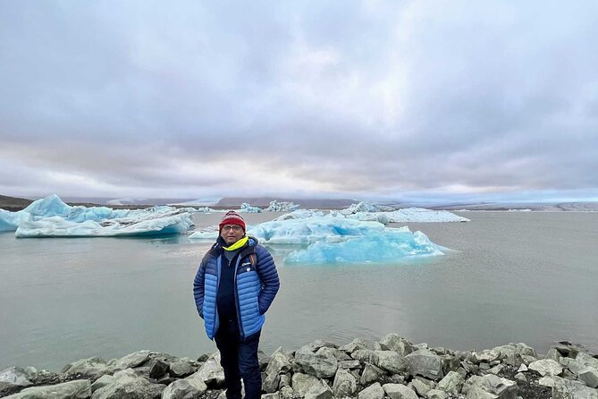 Diamond Beach & Jökulsárlón Floating Glacier Guided Day Tour - A demanding day, made easier by good guiding