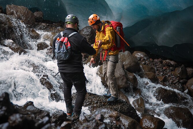 Early Bird Ice Cave with 3 Professional Photos - Walking onto Falljökull near Höfn