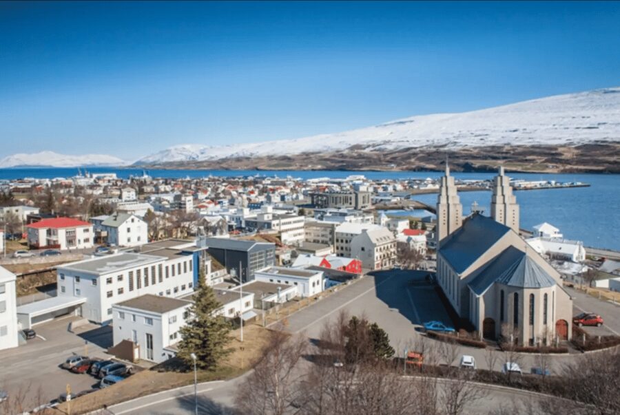 From Akureyri: Mývatn Lake & Goðafoss CruiseShip tour +Lunch - Dimmuborgir and its twisted lava forms