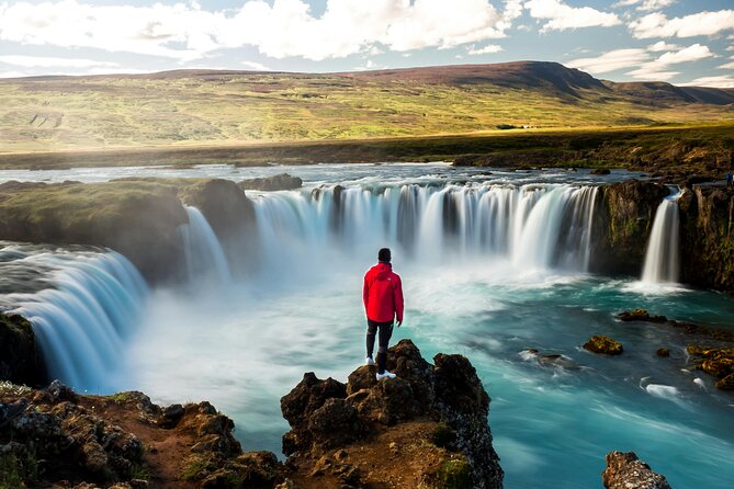 From Akureyri Port: Godafoss Waterfall Tour for Cruise Ships - Bus comfort and group size