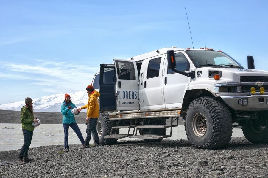 From Jökulsárlón: Ice Cave and Glacier Exploration Tour - What the guides add to the day
