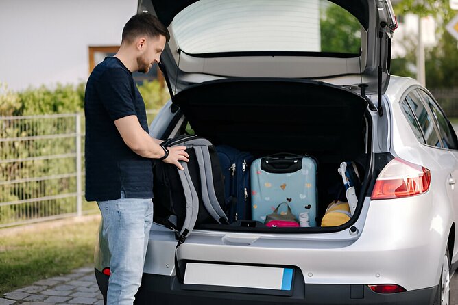 From KEF Airport: Private Transfer to Reykjavik in Iceland - Communication before and during pickup