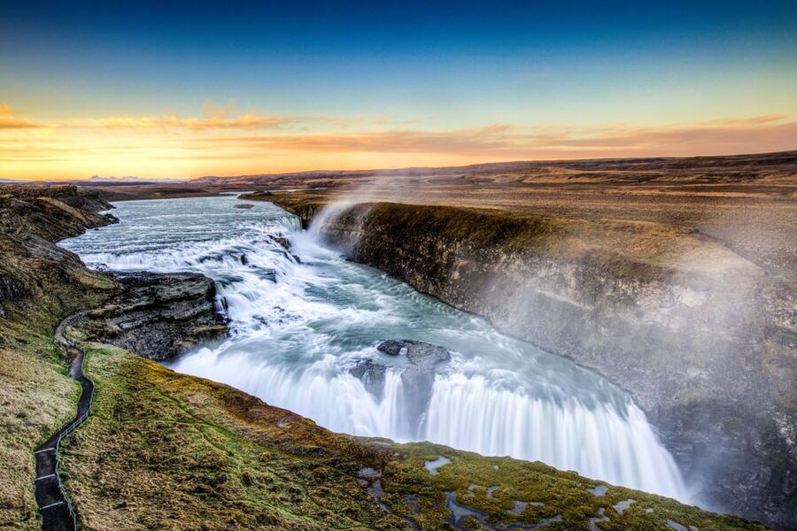 From Reykjavik: Best of Golden Circle Guided Tour - Þingvellir: geology and Icelandic history together