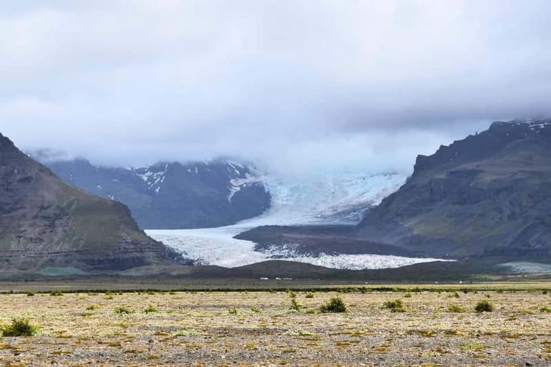 From Reykjavik: Glacier Lagoon and Fjaðrárgjúfur Canyon Tour - Diamond Beach and the black-sand coast