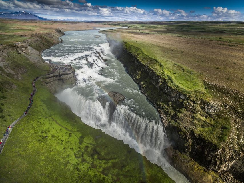 From Reykjavik: Golden Circle and Secret Lagoon Day Trip - Geysir and Strokkur: do not blink at the main burst