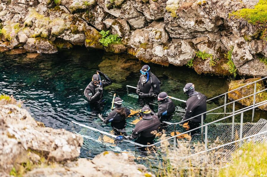 From Reykjavík: Golden Circle Tour and Silfra Snorkeling - Þingvellir National Park and the tectonic plates