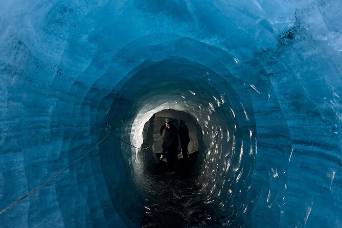 From Reykjavik: Katla Ice Cave and South Coast Day Tour - Changing vehicles in Vík