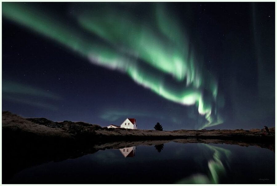 From Reykjavik: Northern Lights Tour with Hot Cocoa & Photos - Why this tour works better than simply hoping in Reykjavik