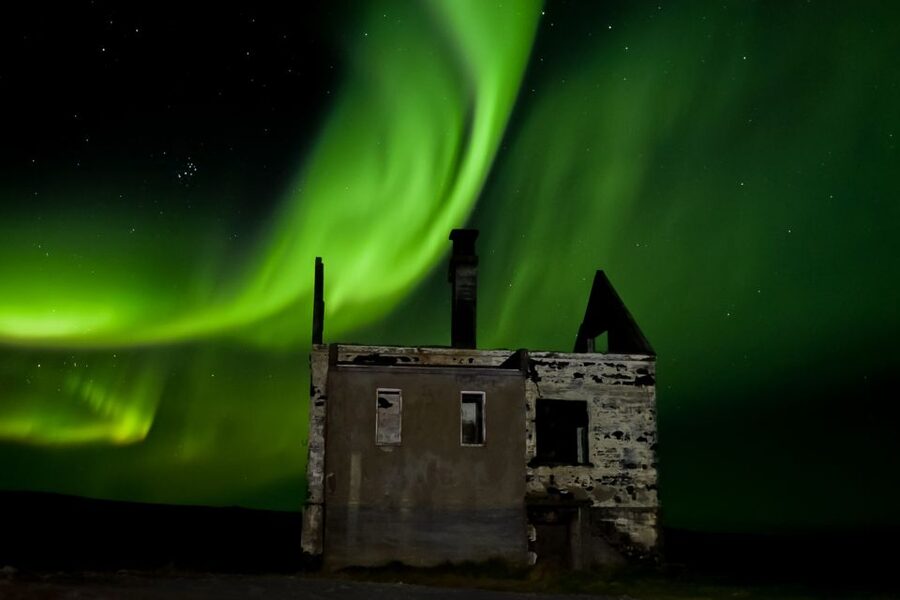 From Reykjavik: Northern Lights Tour with Hot Cocoa & Photos - The free photos are a real part of the value