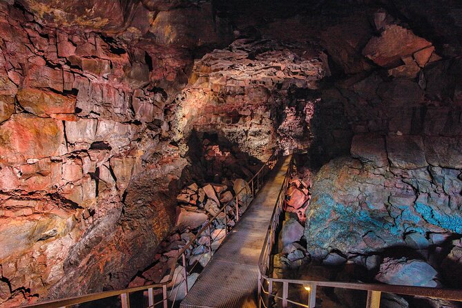 From Reykjavík: The Lava Tunnel tour with Round-trip Transfer - Arriving at the lava field