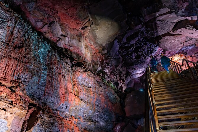 From Reykjavík: The Lava Tunnel tour with Round-trip Transfer - The morning pickup from Reykjavík