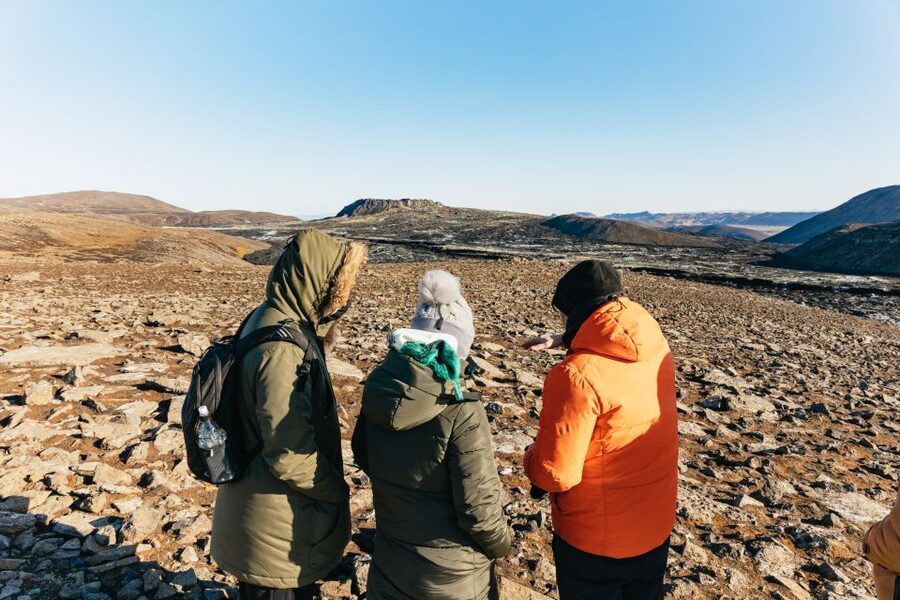 From Reykjavík: Volcanoes and Blue Lagoon Day Trip - What the guide adds to the volcano walk