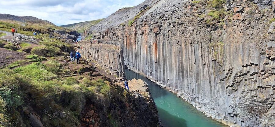 From Seyðisfjörður Port: Stuðlagil Canyon and Reindeer Park - The canyon walk, including the optional lower route