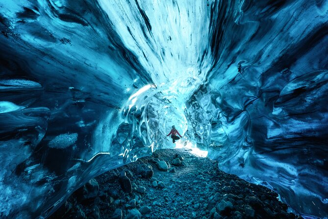 Glacier and Ice Cave Private Photoshoot - 15 Shot Photo Package - Why this five-hour glacier photoshoot feels different