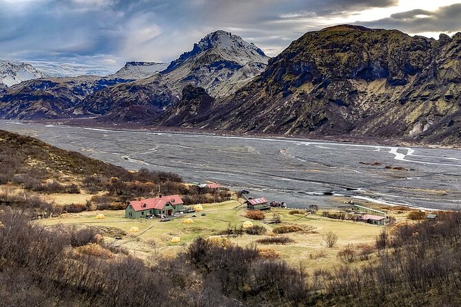 Glacier Express Jeep & Hiking Tour - Local Icelandic Guide - A full day that keeps the glacier at its center