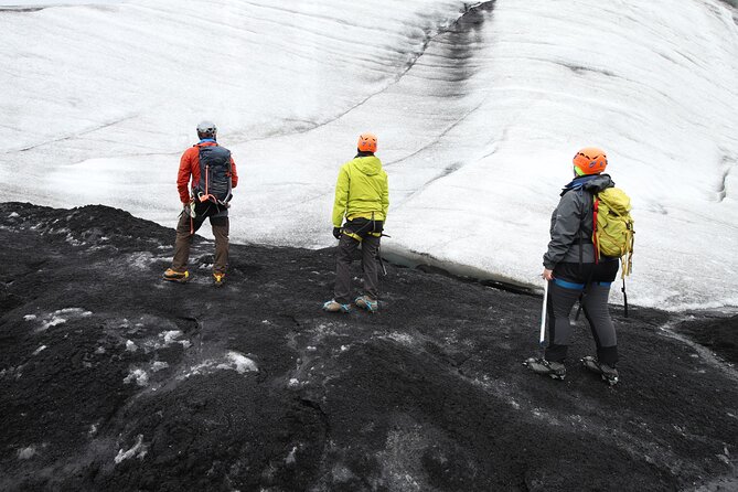 Glacier Hike at Solheimajokull in Small Group (6 pers max) - The 20-minute walk to the glacier tongue