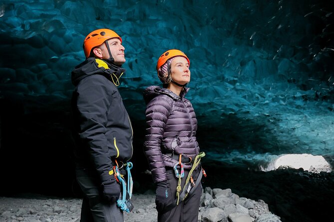 Glacier Hike + Ice Cave Adventure with Professional Photos - What the guide adds to the glacier walk