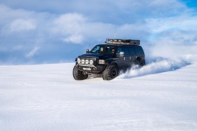 Golden Circle and Glacier Super Jeep Adventure - The guides shape the whole day