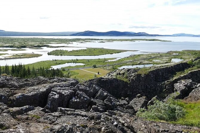 Golden Circle and Sky Lagoon Full-Day Tour - Geysir: wait for Strokkur to erupt