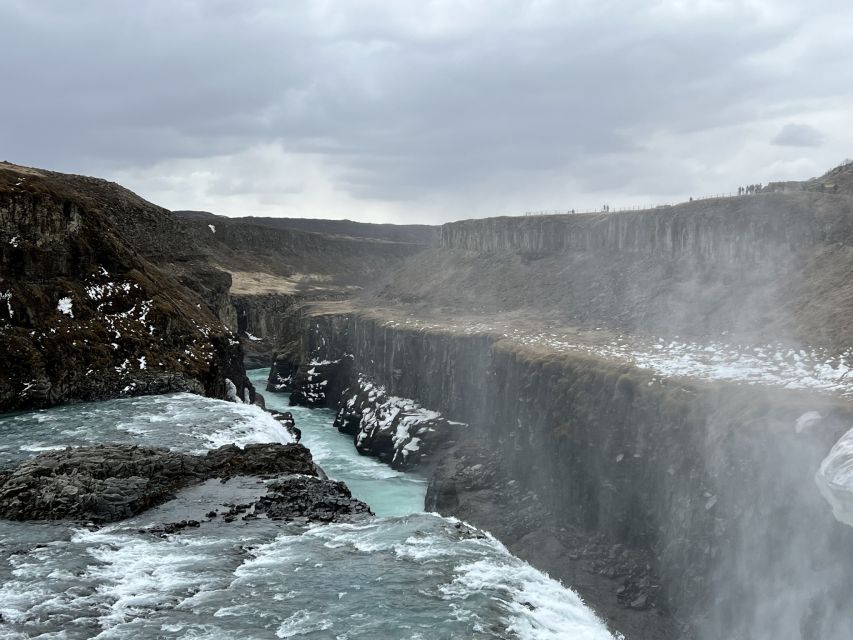 Golden circle, hot spring bakery, tomato farm private tour - Meeting and feeding Icelandic horses